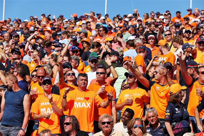 Orange f1 fans fun